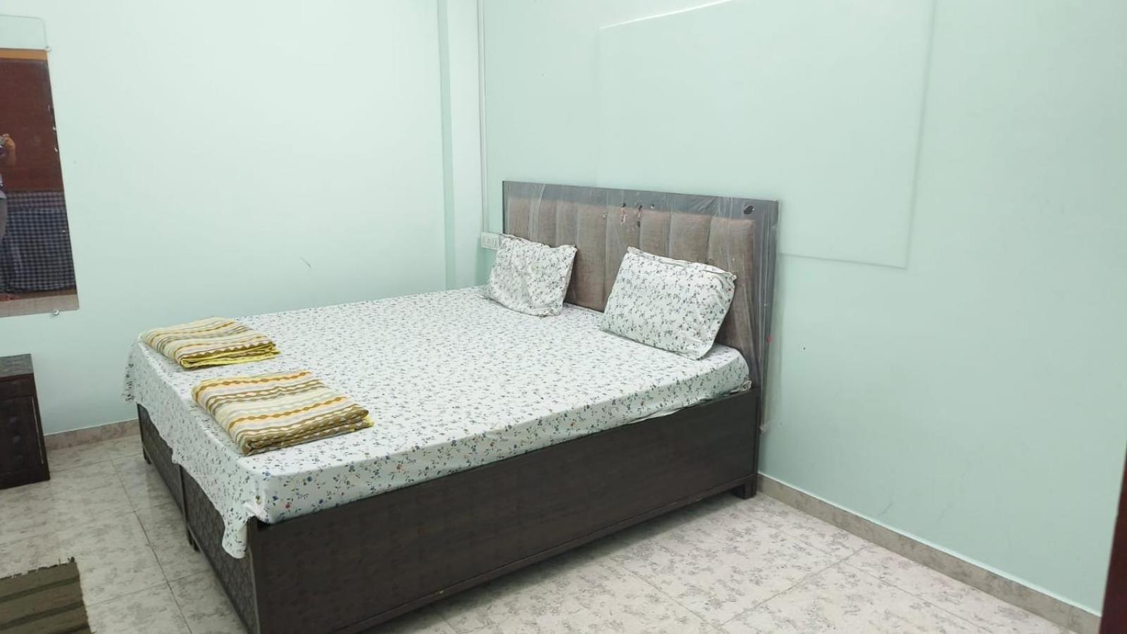 Nain Guest House 우자인 외부 사진