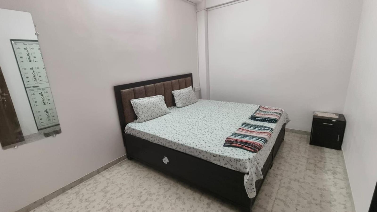 Nain Guest House 우자인 외부 사진