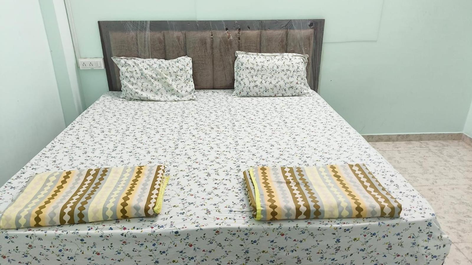 Nain Guest House 우자인 외부 사진